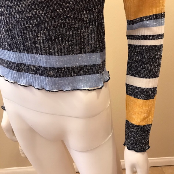 Almost Famous Wide Striped Top Womens Size Medium Long Sleeve Blue Yellow - Picture 11 of 13